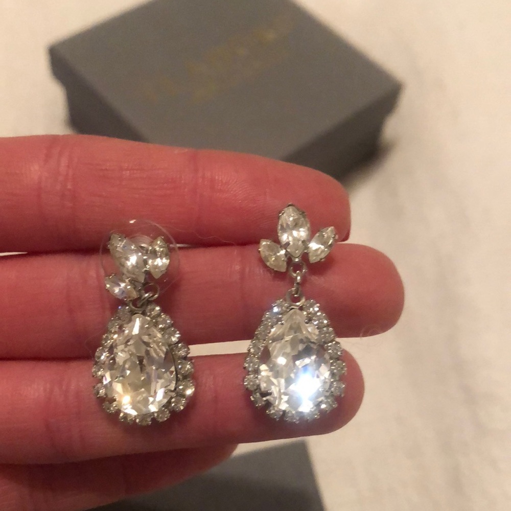 Ti adoro bride / bridesmaid beautiful drop earrings